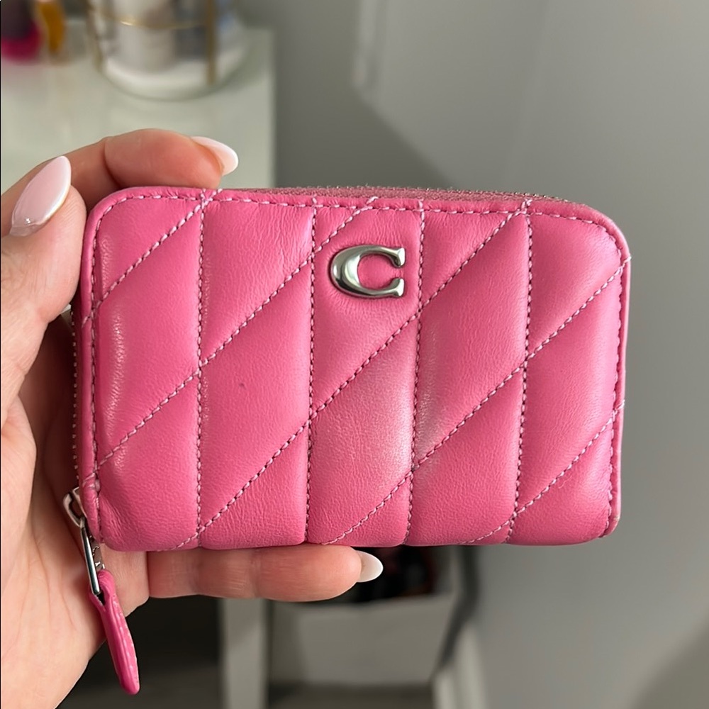 Essential Small Zip Around Card Case With Pillow Quilting in Petunia Pink/Silver